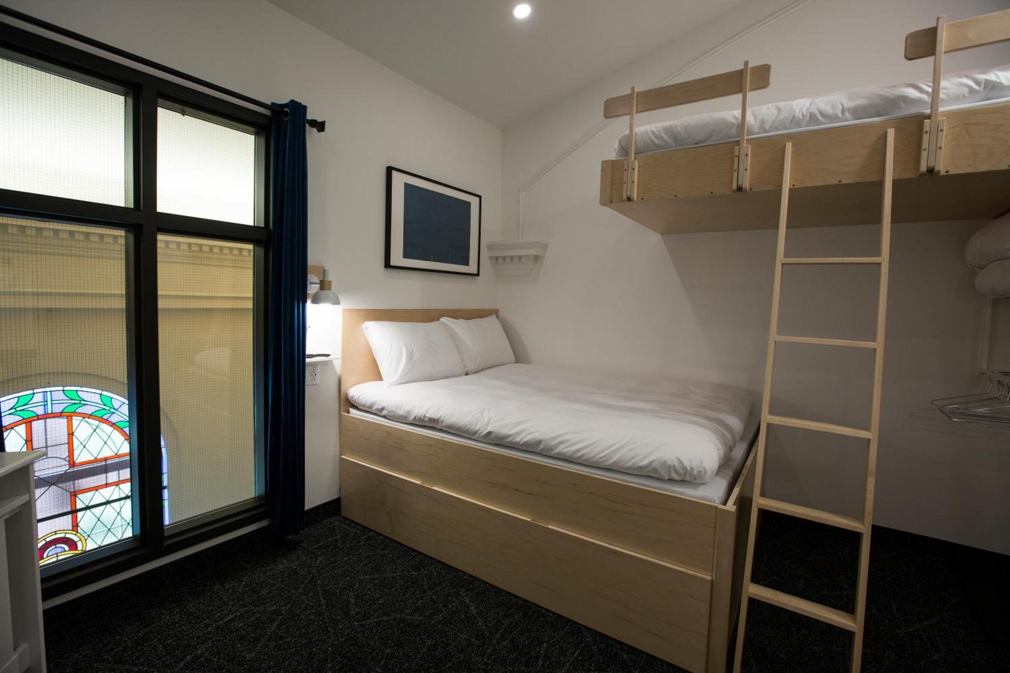 Le Saint-Creme Hotel Алма Екстериор снимка