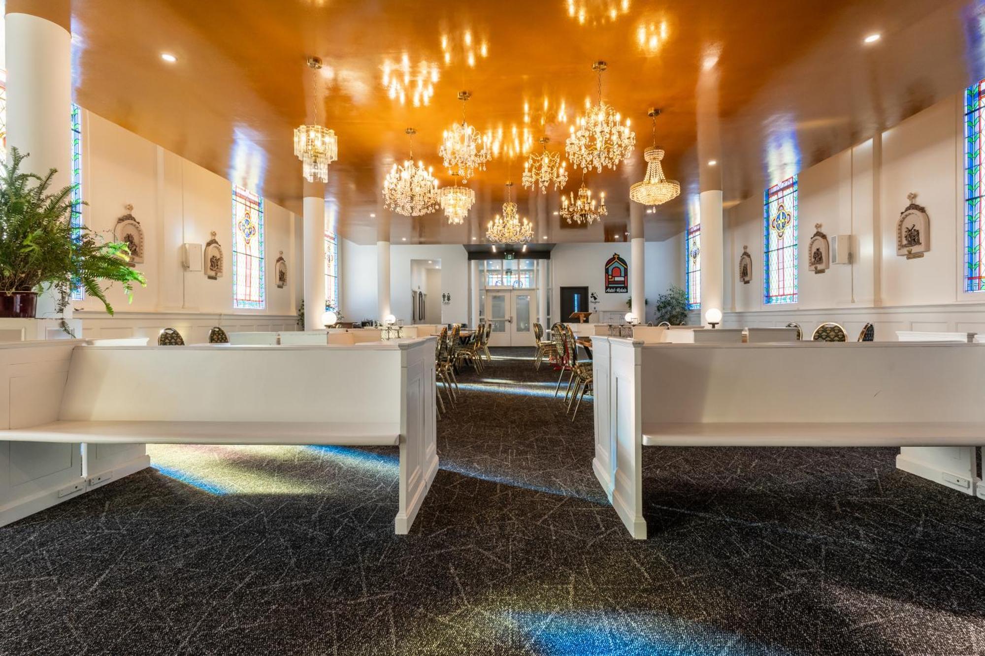 Le Saint-Creme Hotel Алма Екстериор снимка